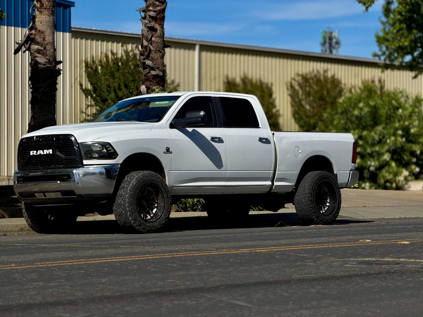 White RAM truck used by J&M Junk Removal